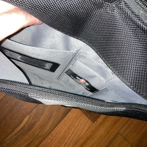 Genuine Swiss Army (Wenger) laptop bag - Picture 10 of 11